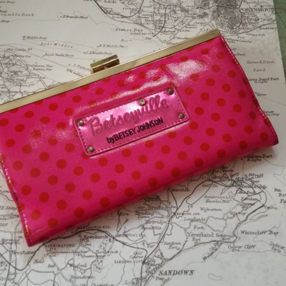 Wallet clutch